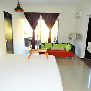 Guest house Oasis Airport, Cancun